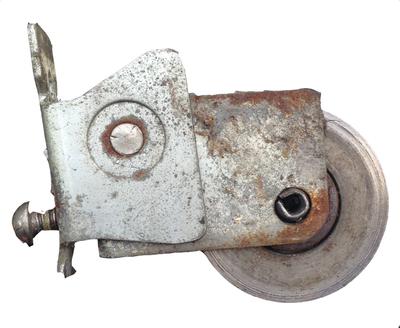 Screen door roller for notched screen door frame